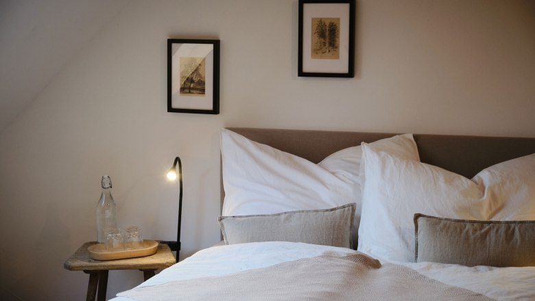 Bedroom, flower meadow, &copy; Mathias Lixl / lixl.com