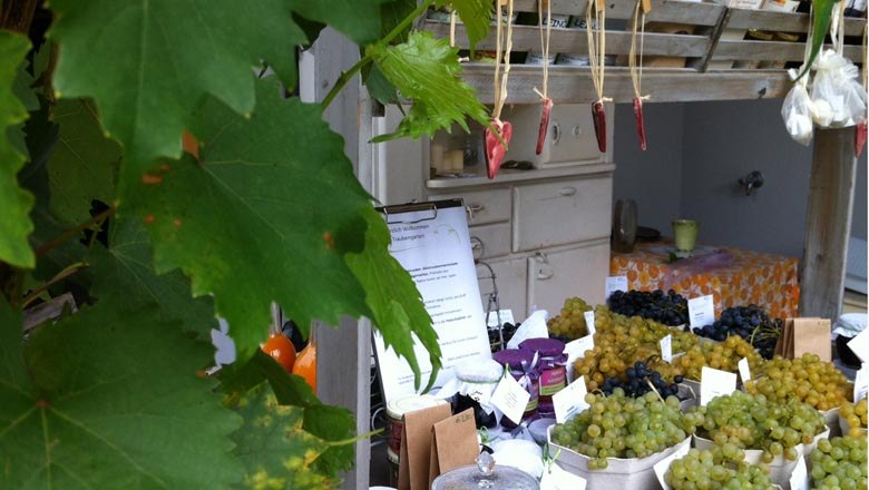 Farm store, &copy; Doris Winkler