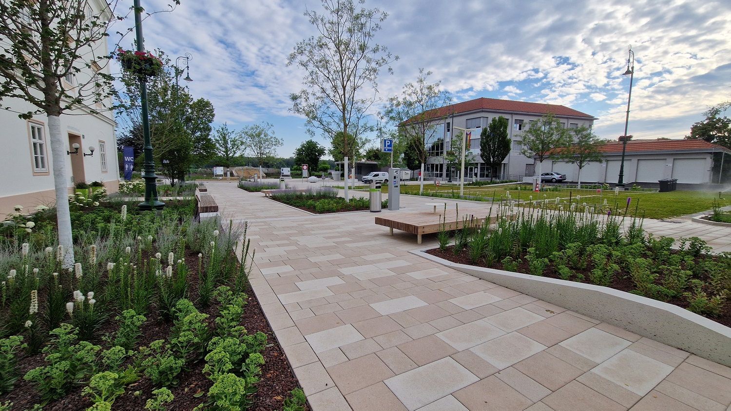 Path at Nibelungenplatz with flower beds 