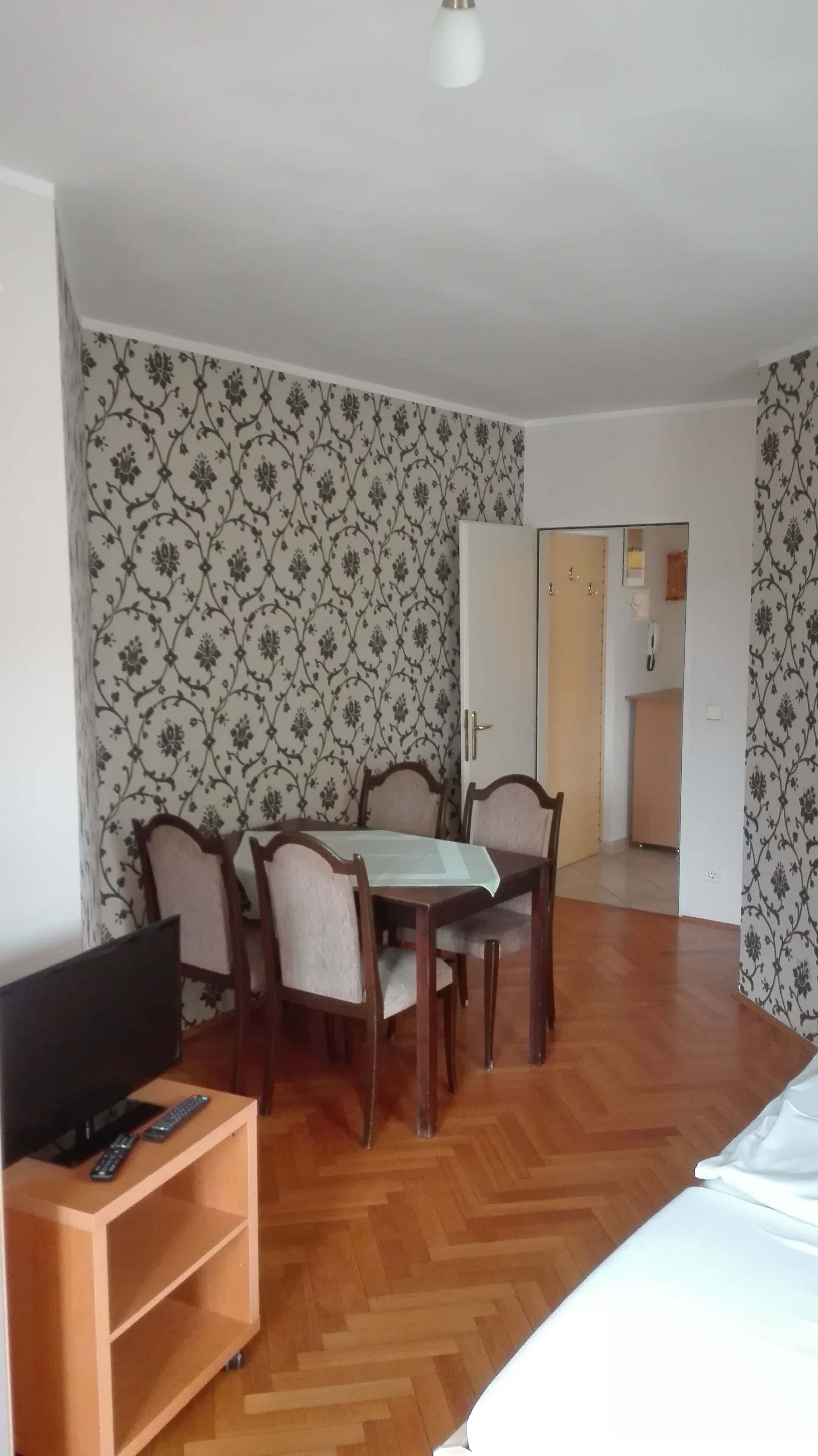 Living room - bedroom