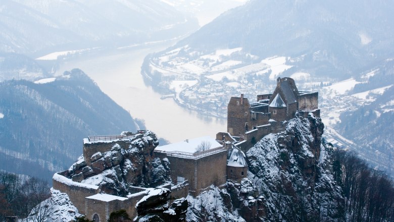 Aggstein ruins in winter, © Lachlan Blair