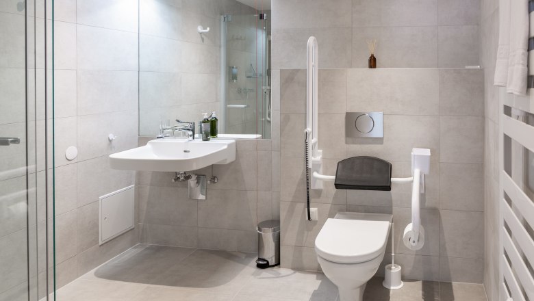 Junior Suite bathroom, © Peter Hruska