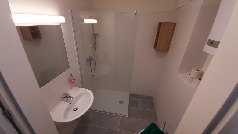 Bathroom, &copy; Motel Bad V&ouml;slau_karuza