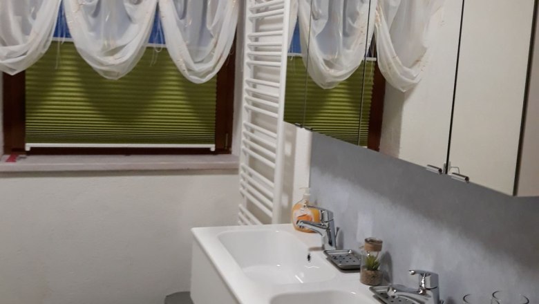 Bathroom, &copy; Robert Leichtfried