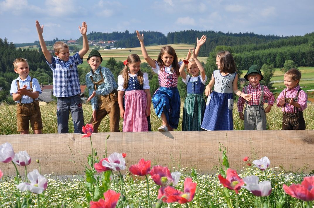 Poppy village Armschlag