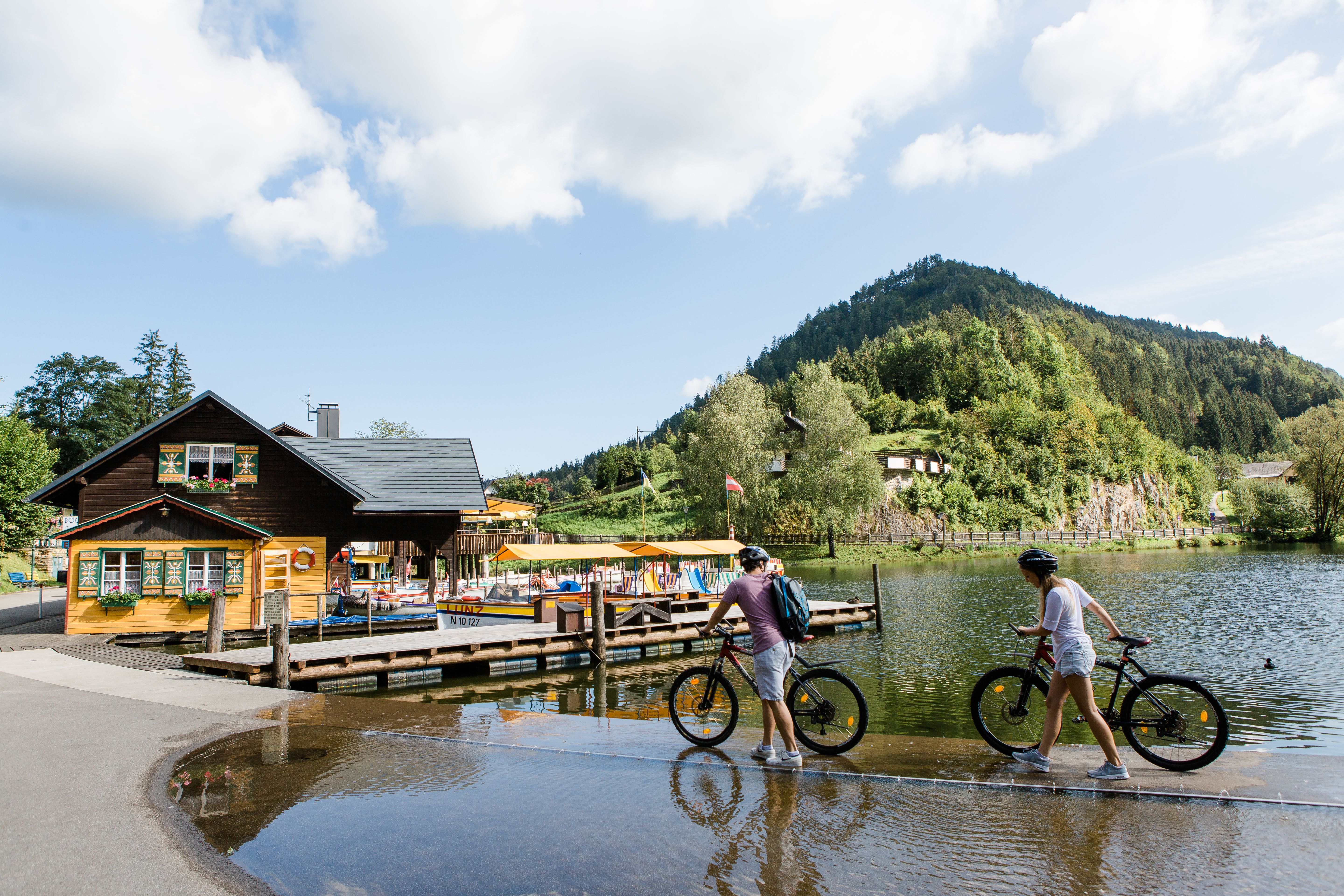 Cyclists in Lunz am See