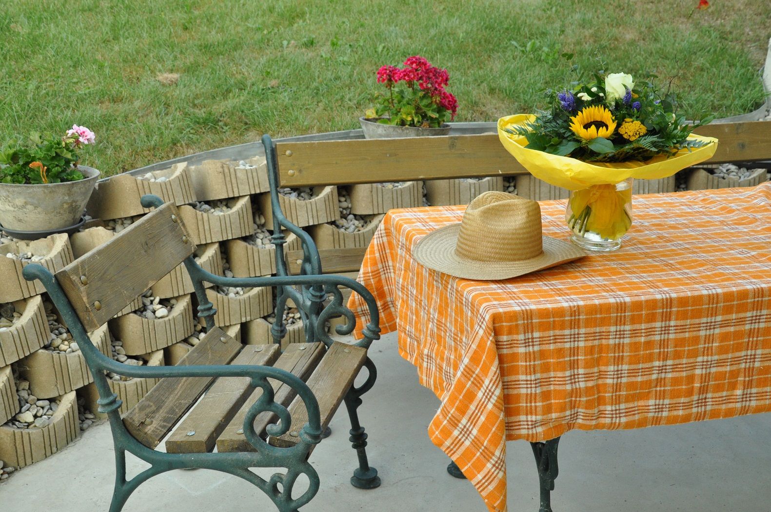 Relaxation and tranquillity on the terrace