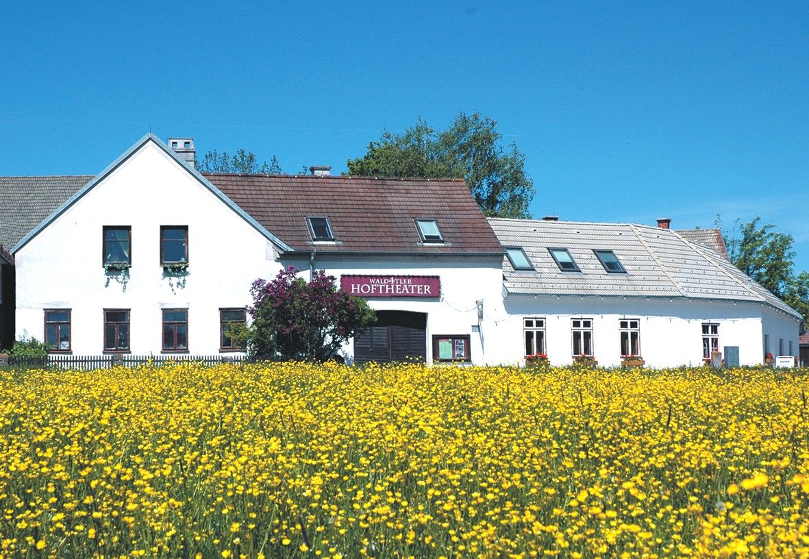 Wald4tler Hoftheater from the outside