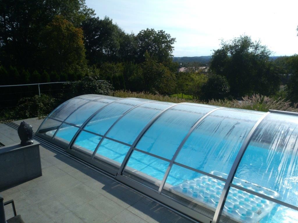 Pool with roof