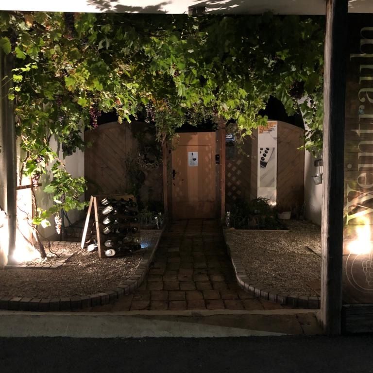 Entrance to the Willendorf wine bar 