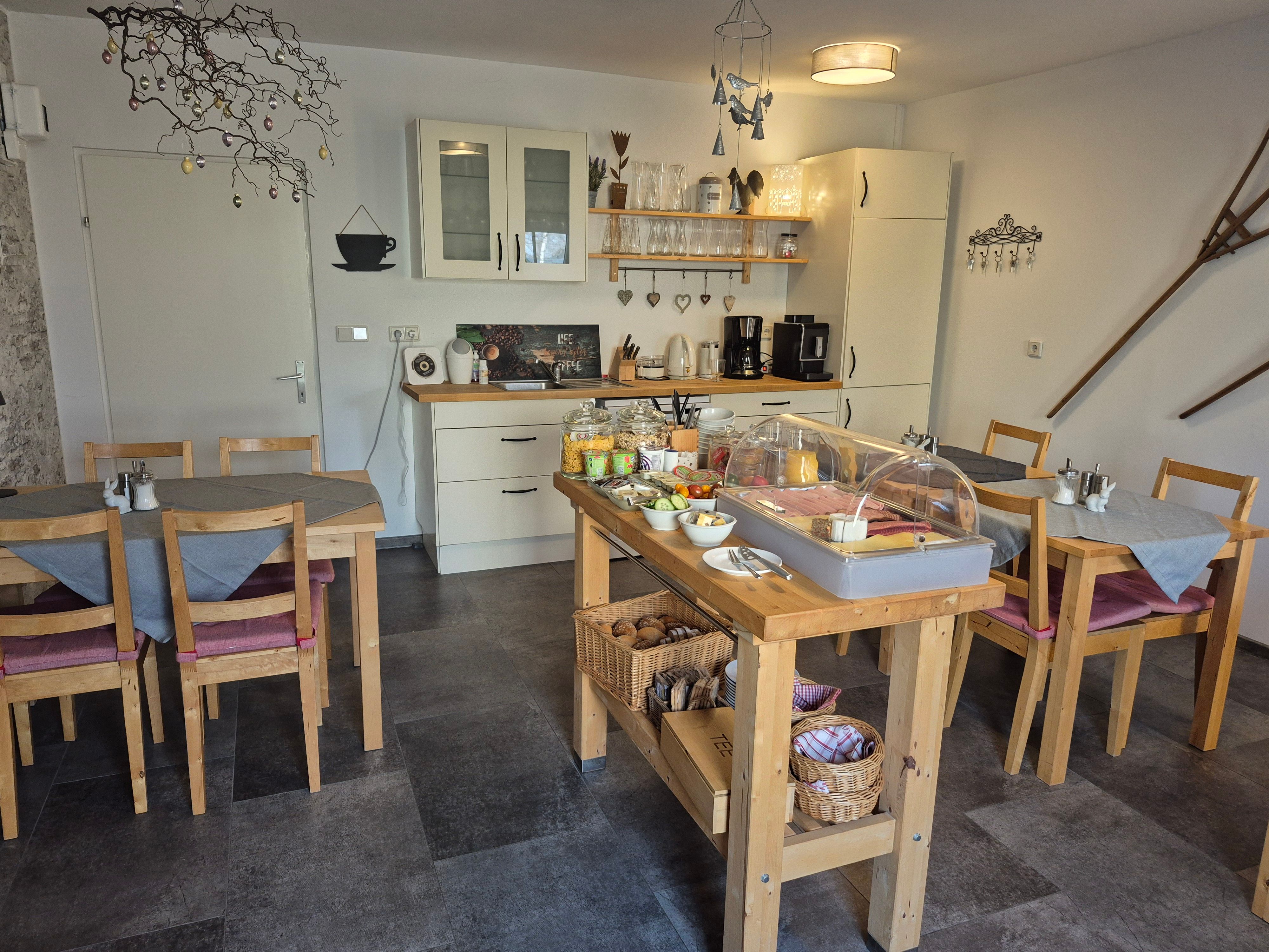 Breakfast buffet guest room Messermayer