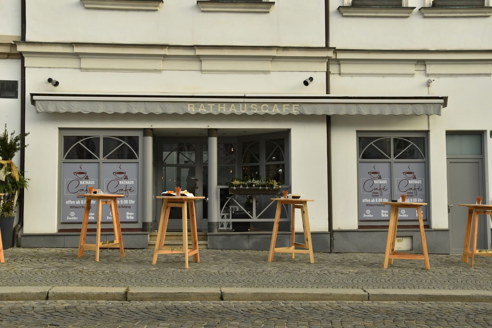Town Hall Café Simone Fragner