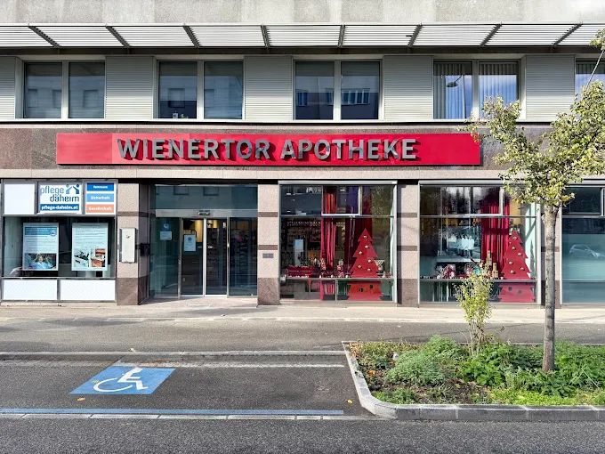 Entrance to the Wienerthor pharmacy on the Ringstrasse