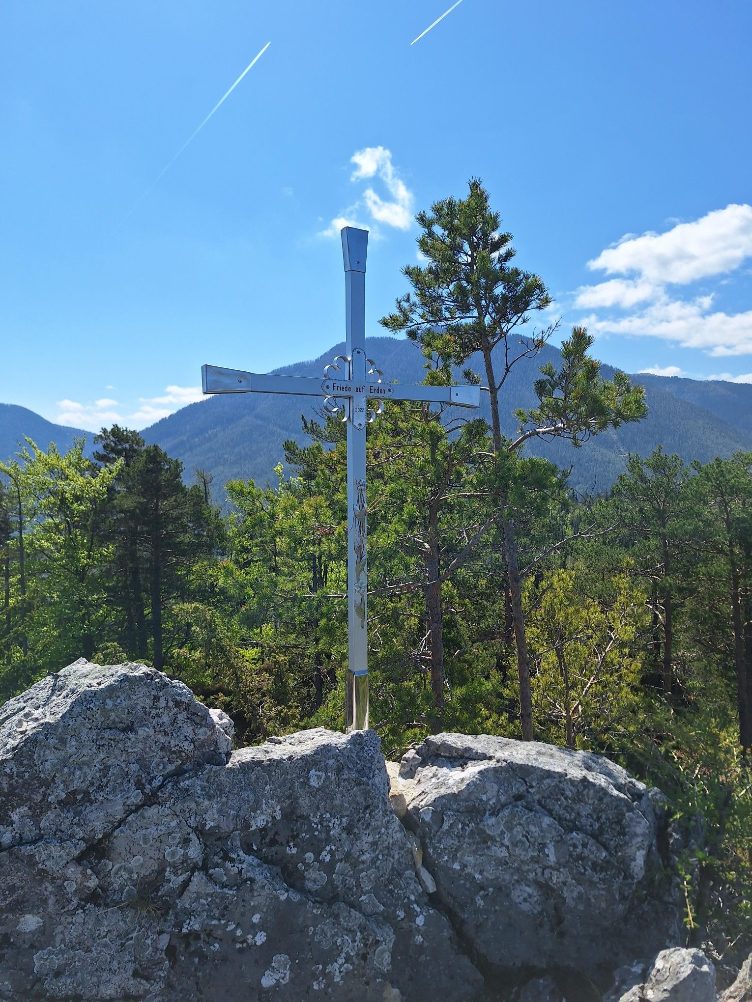 Eseltstein summit cross