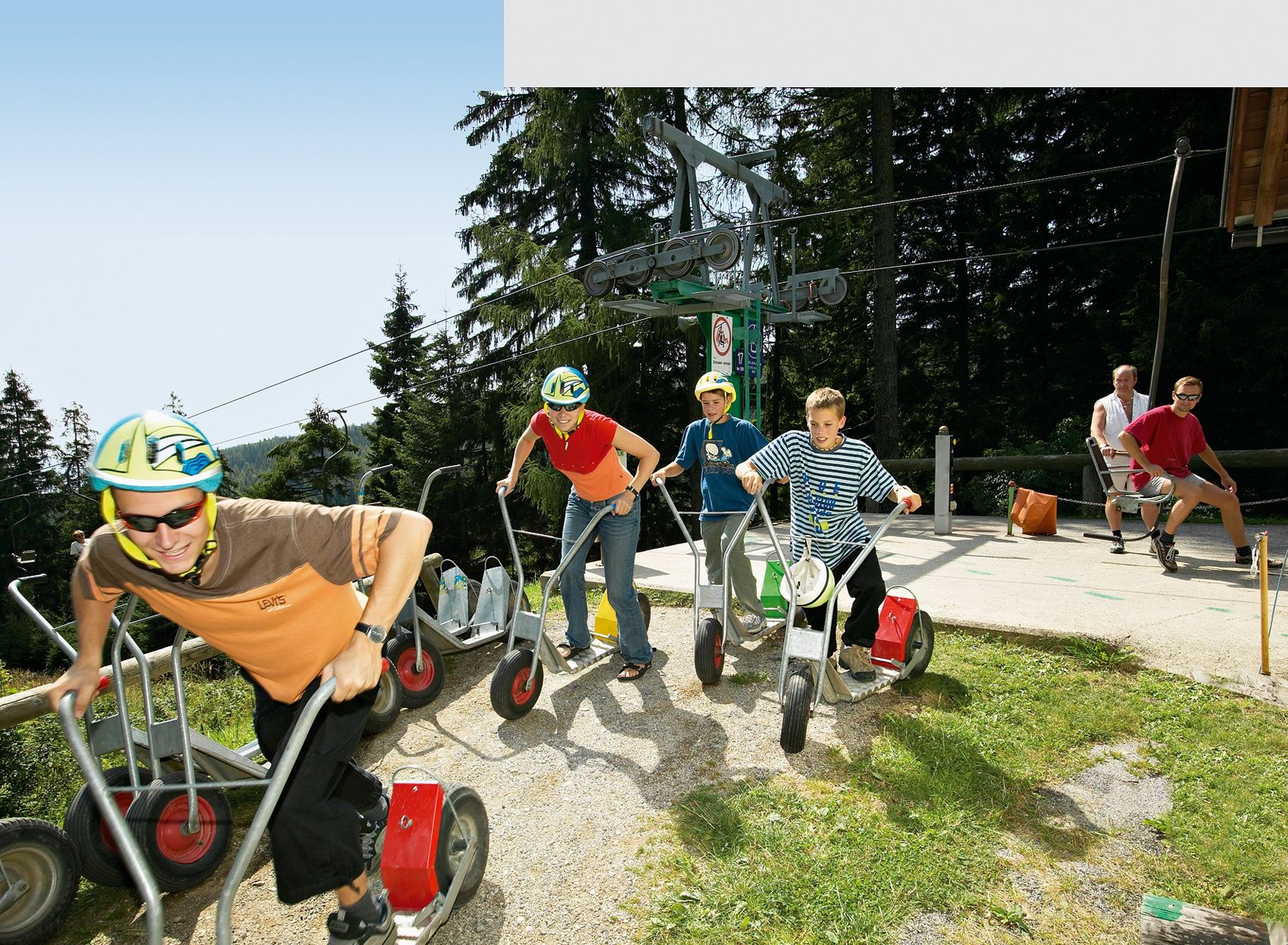 Mönichkirchen cable car and scooter lift (Copyright: Alpengasthof Enzian)