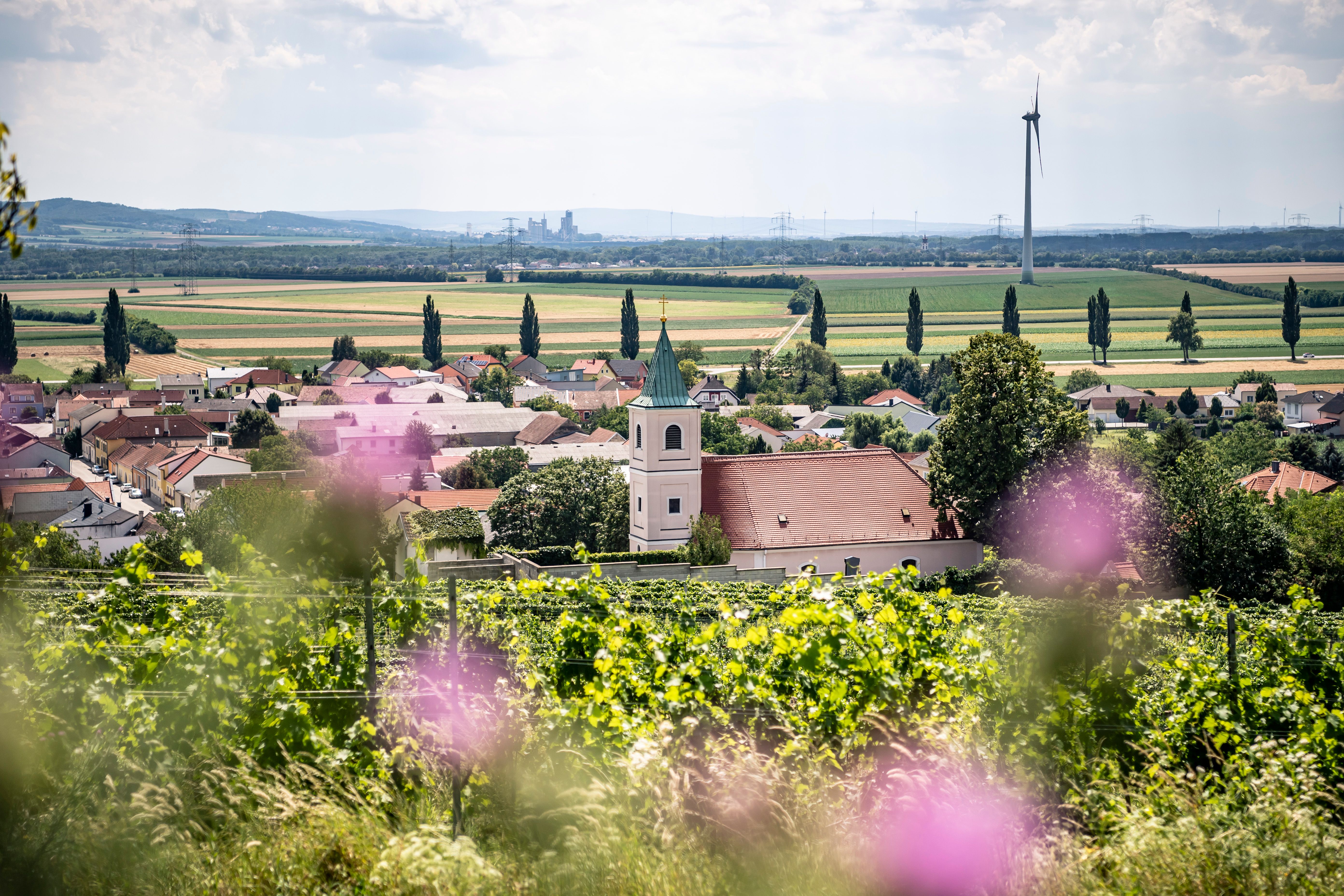 View of Stixneusiedl, church and houses