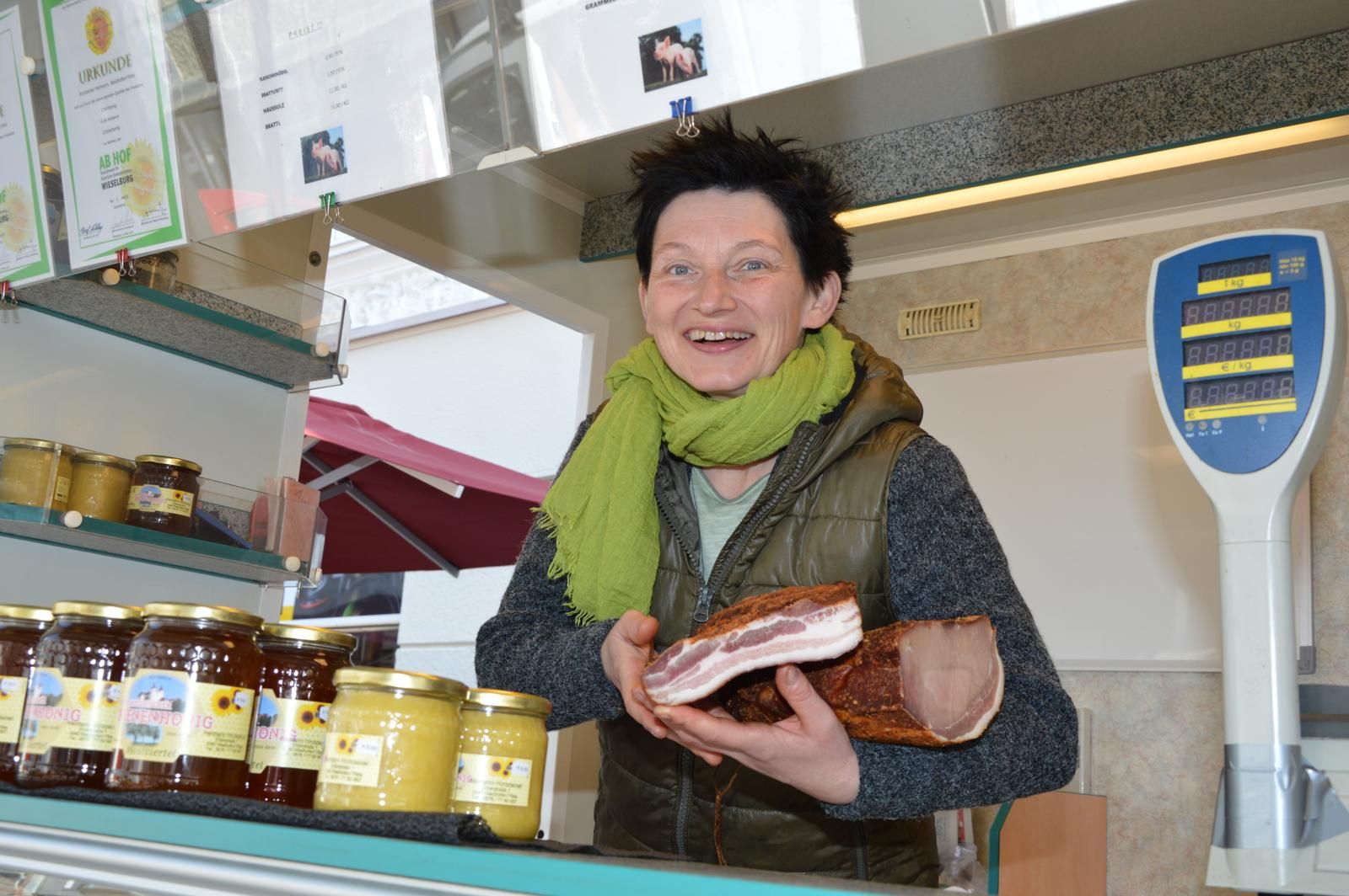 Taste regional delicacies