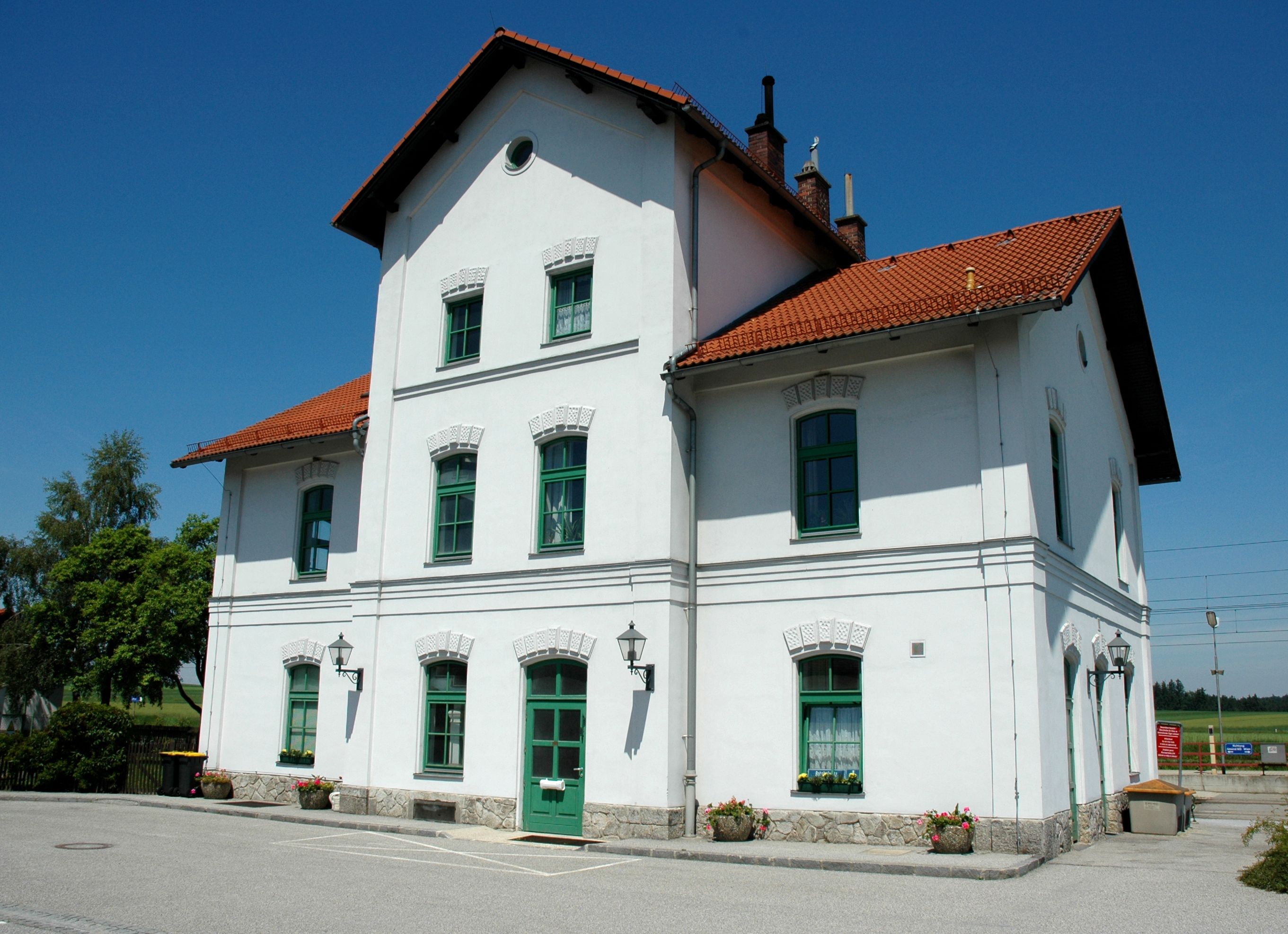 White station waiting house 