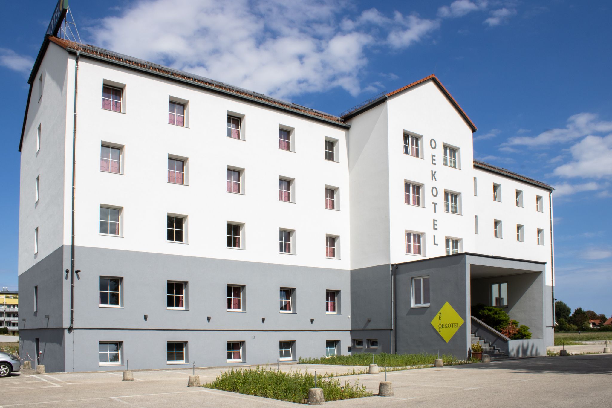 Ecotel from the outside1