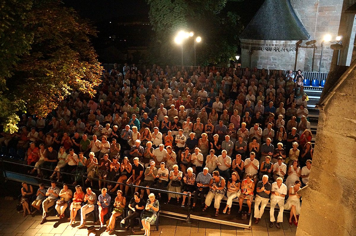 Public grandstand