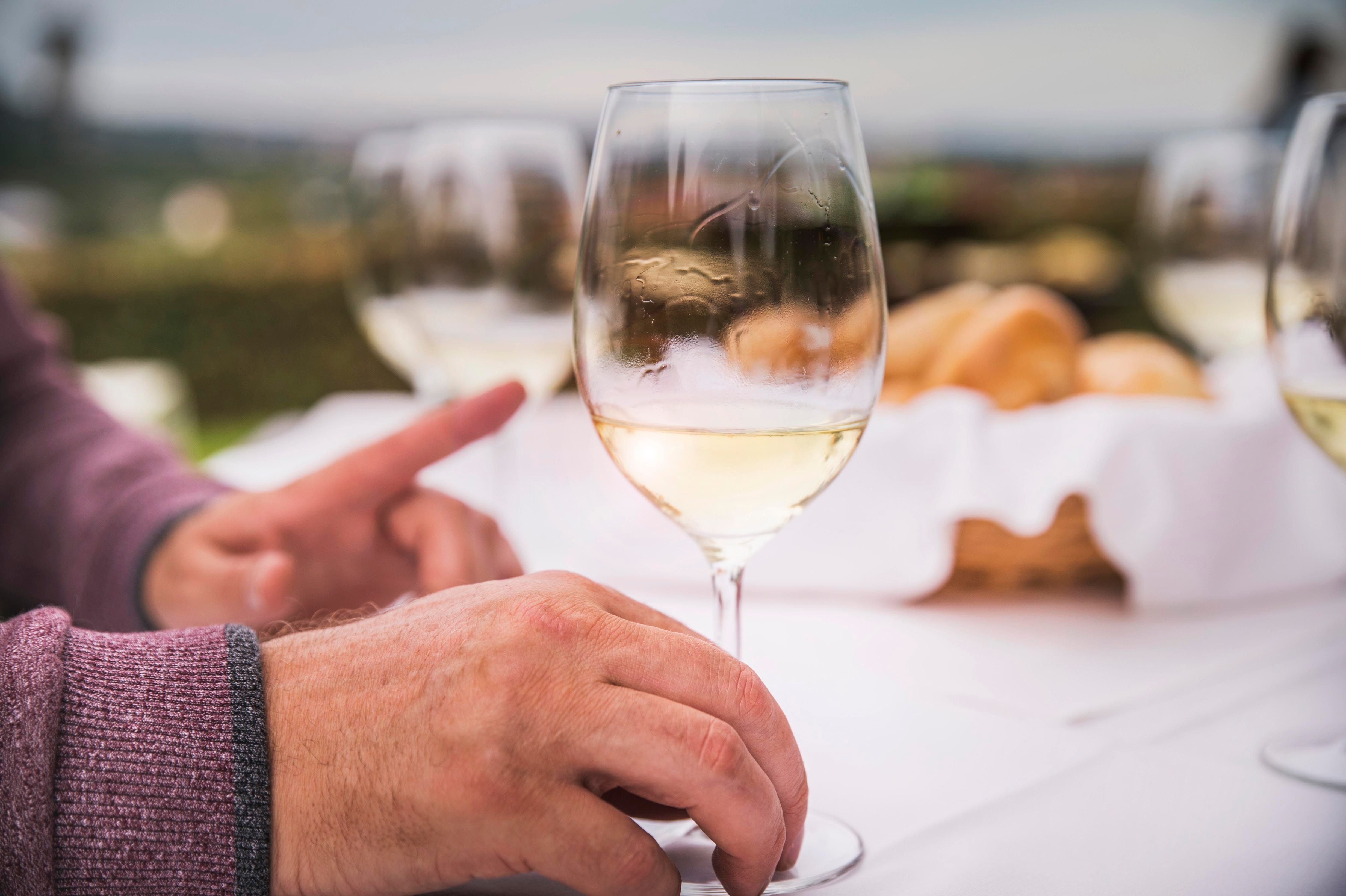 Wine enjoyment in Stratzing