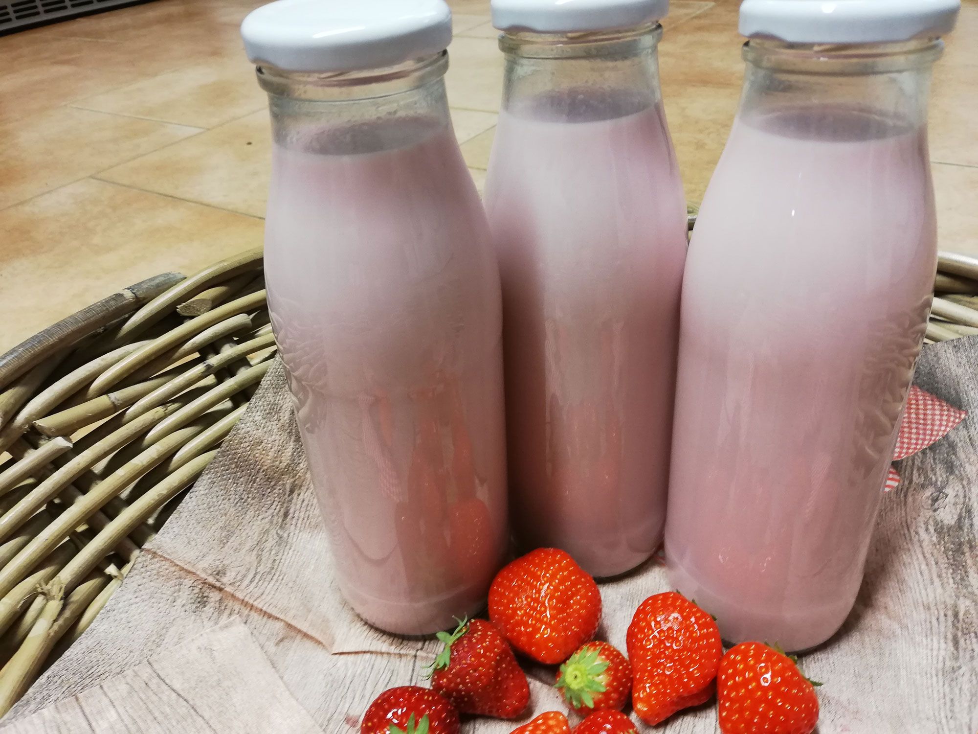 Mizie Hof Prellenkirchen, Brand family, strawberry milk
