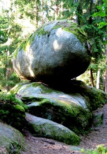 Wobble stone
