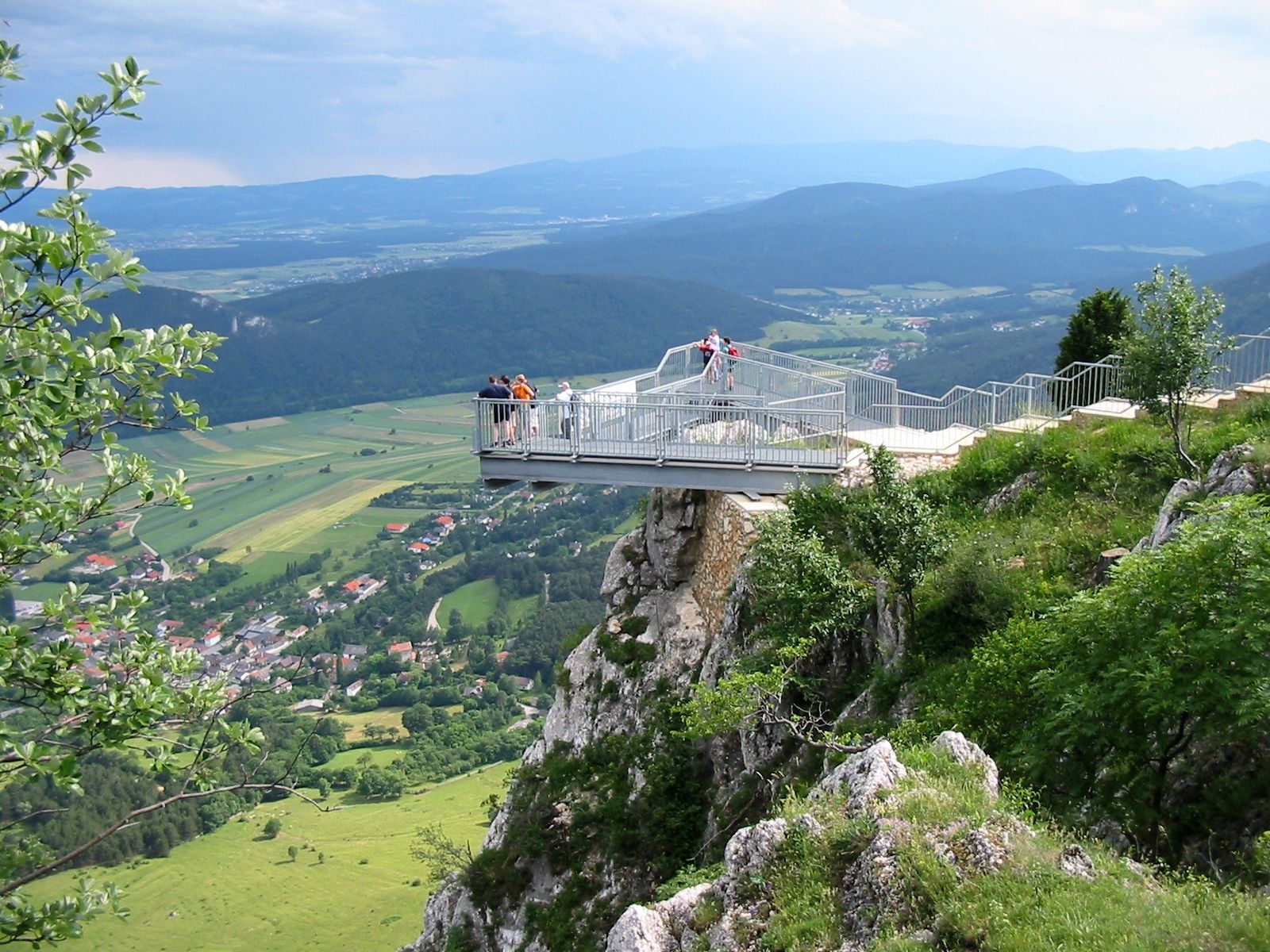 Viewing platform on the Hohe Wand with a view of the valley.