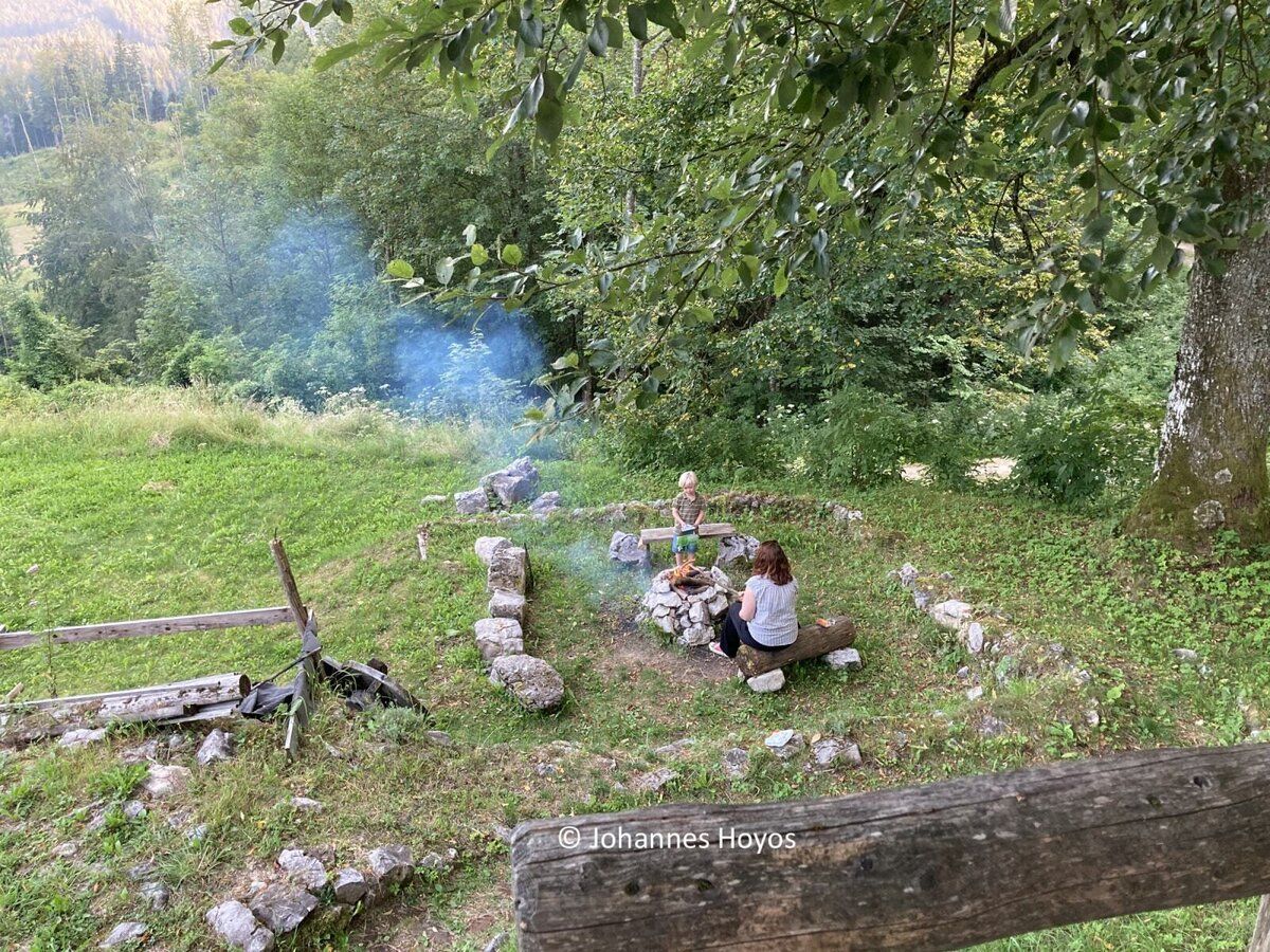 Holzknechthuette_campfire site
