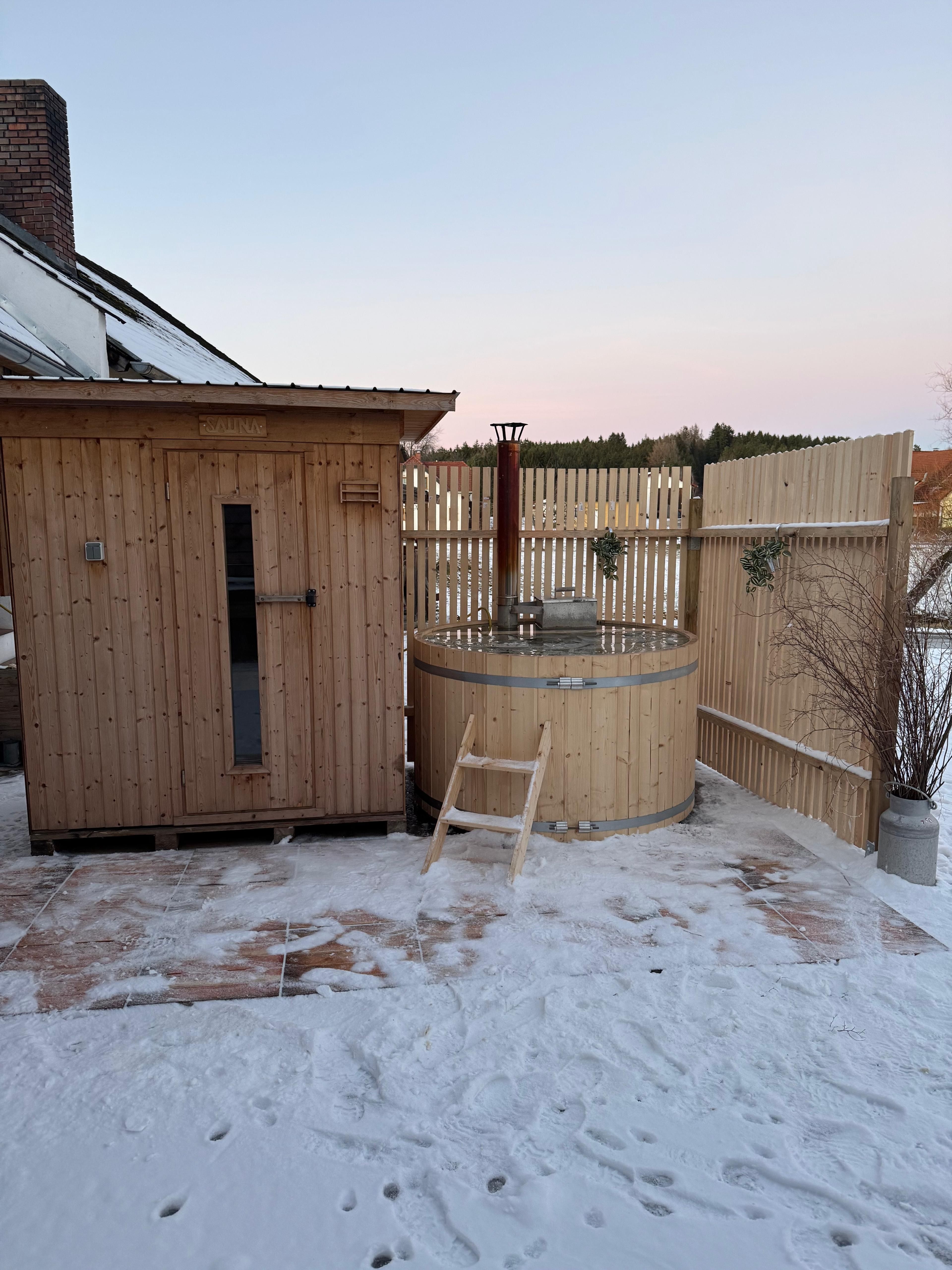 Private sauna & hot tube