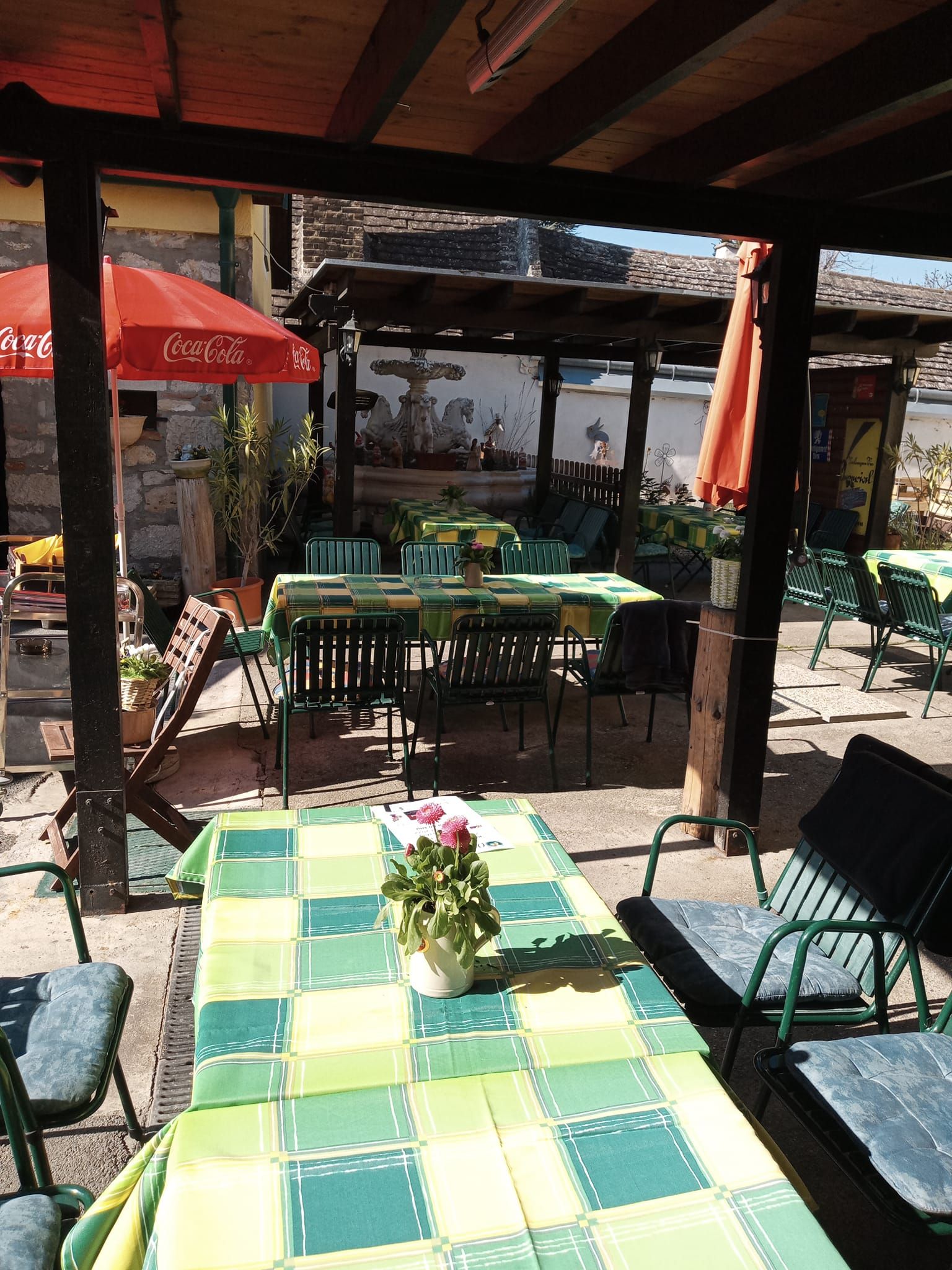 Guest garden with tables Stadtwirt Windisch, Mannersdorf/Leithagebirge