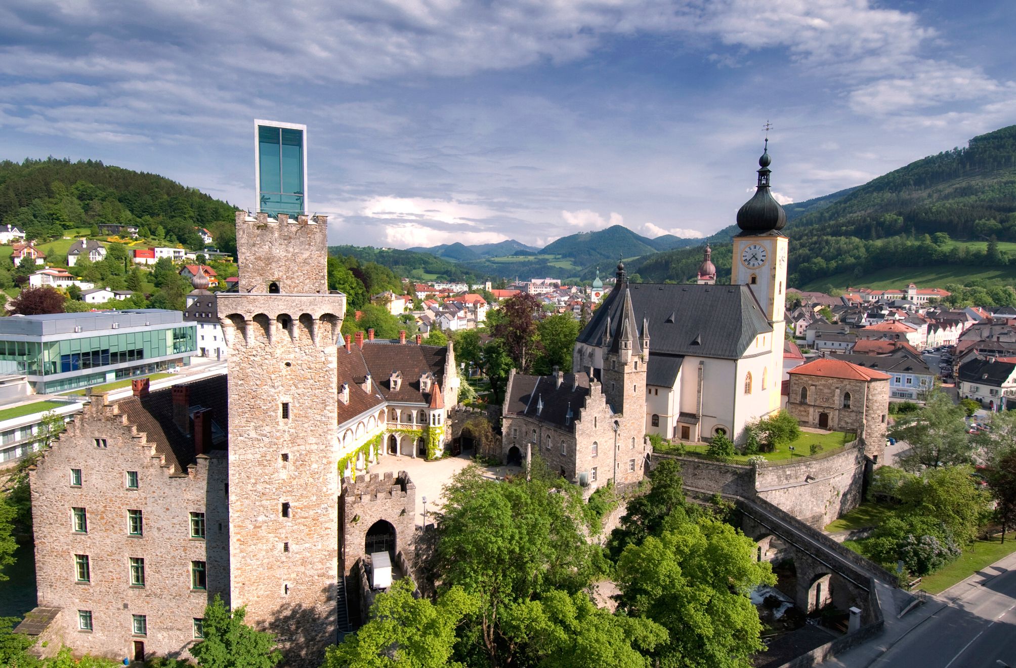 Panorama of Waidhofen an der Ybbs with historic tower and church.