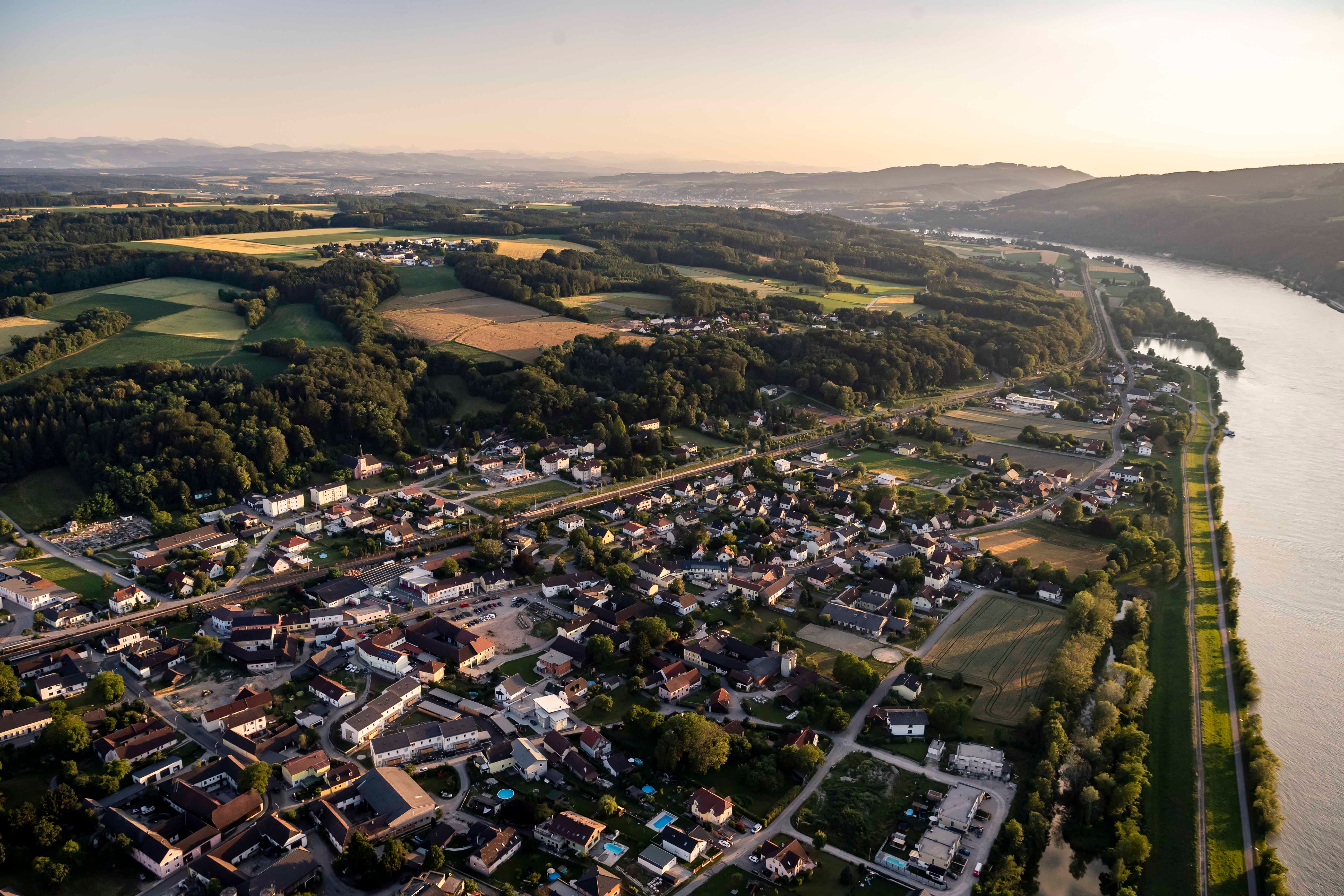 Aerial view of Krummnußbaum with river and landscape.