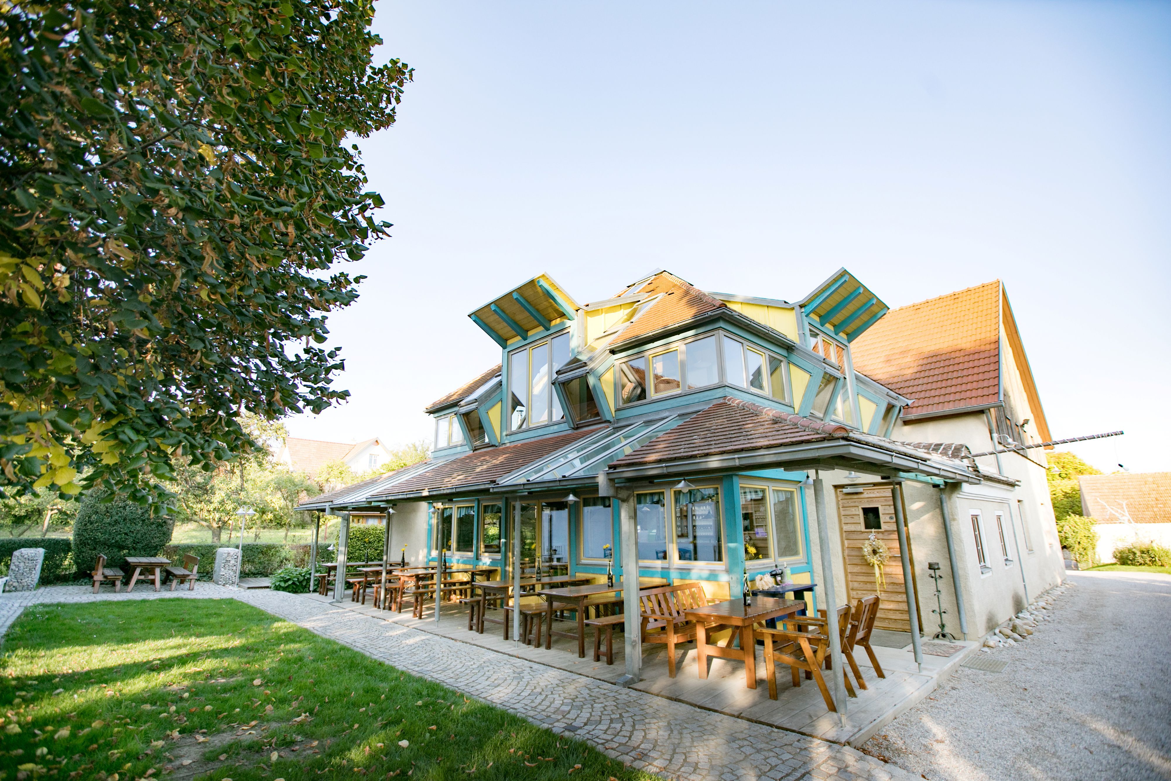 Heurigen restaurant outside