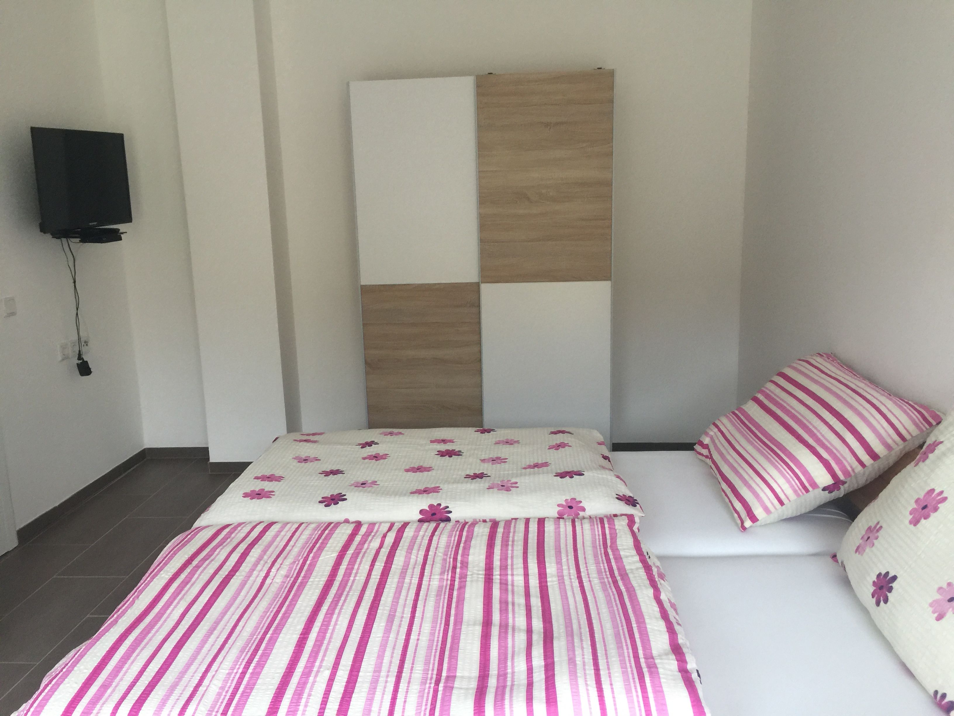 Modern furnished double room