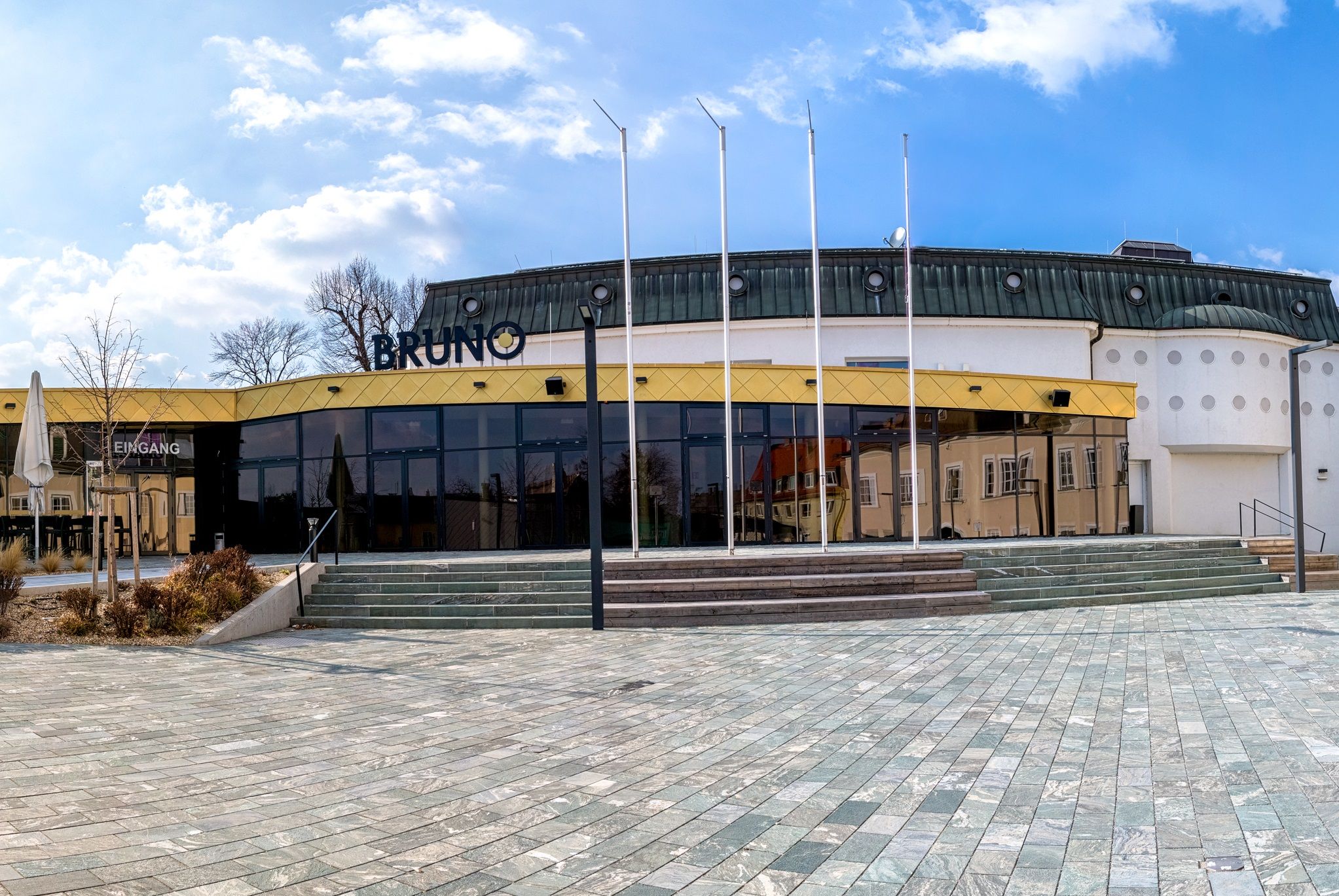 Exterior view of a modern building with the inscription 'BRUNO'.