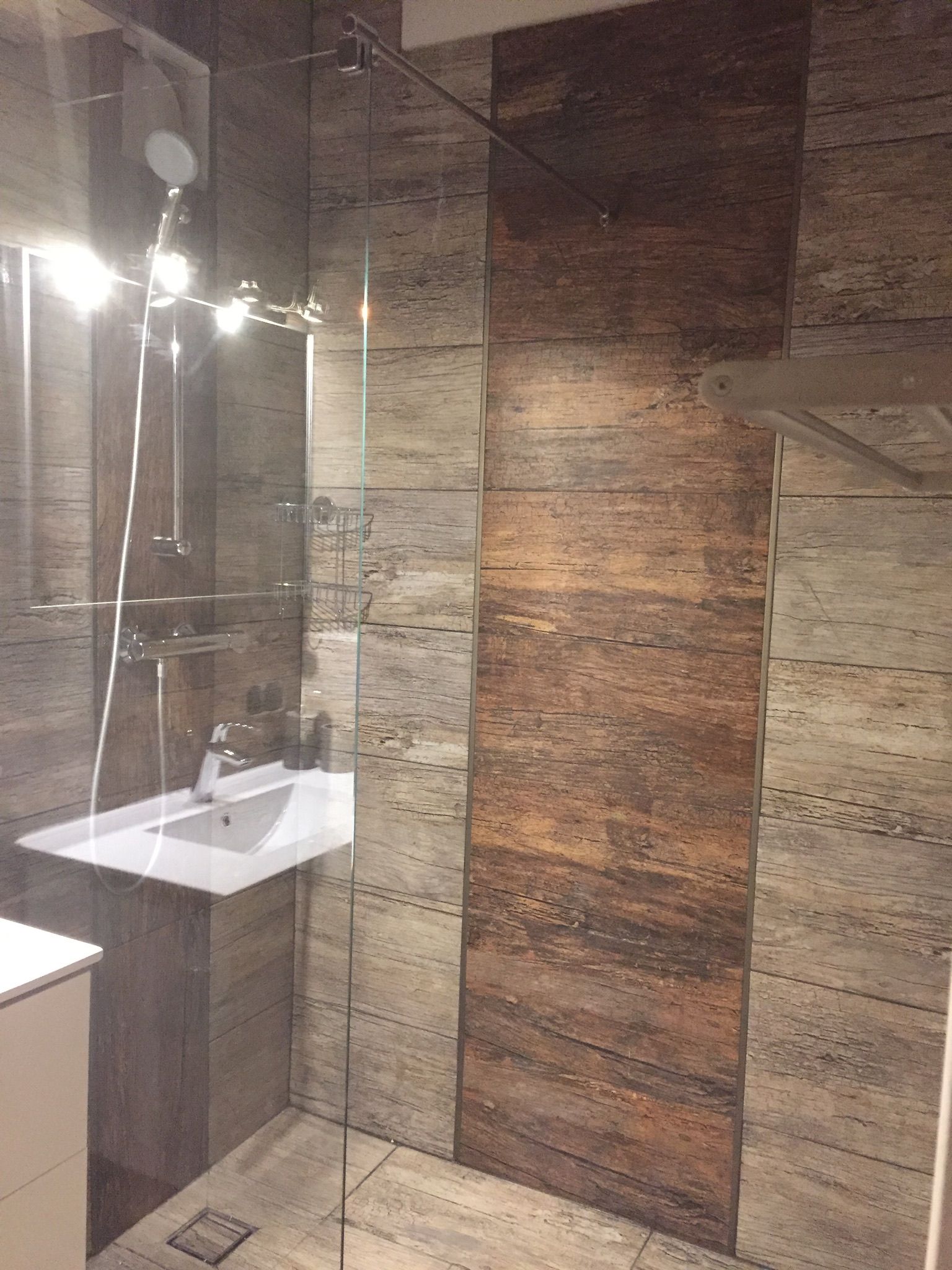 Hippo Campus, bathroom