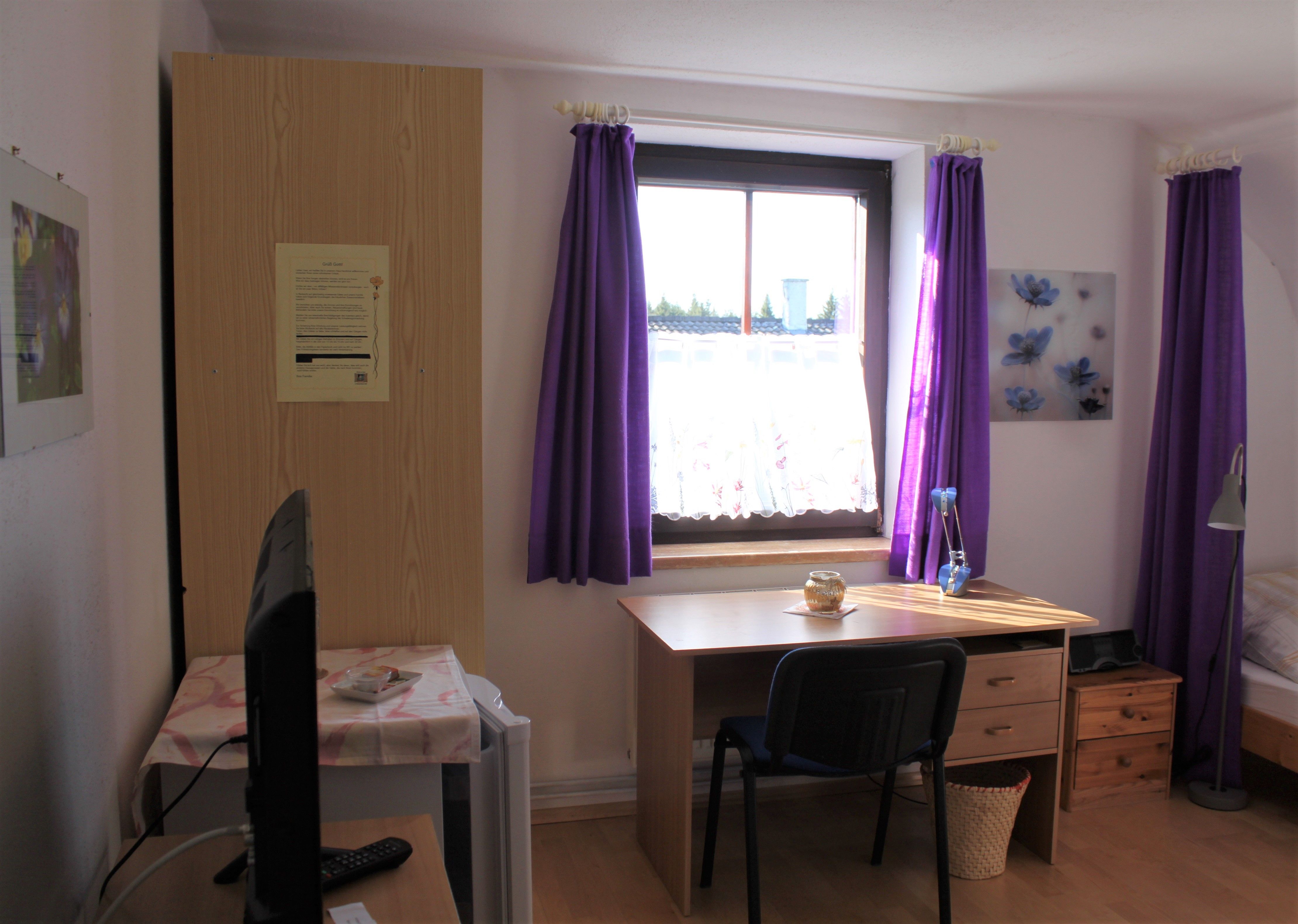 Violet room