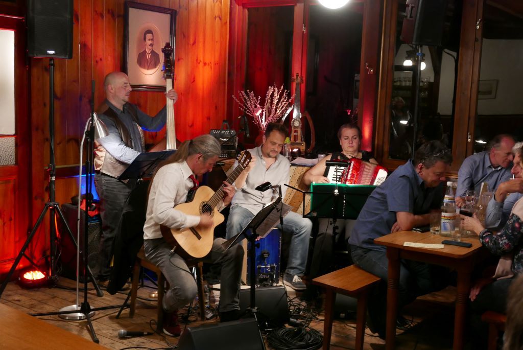 Music with La Guarderia del Tango