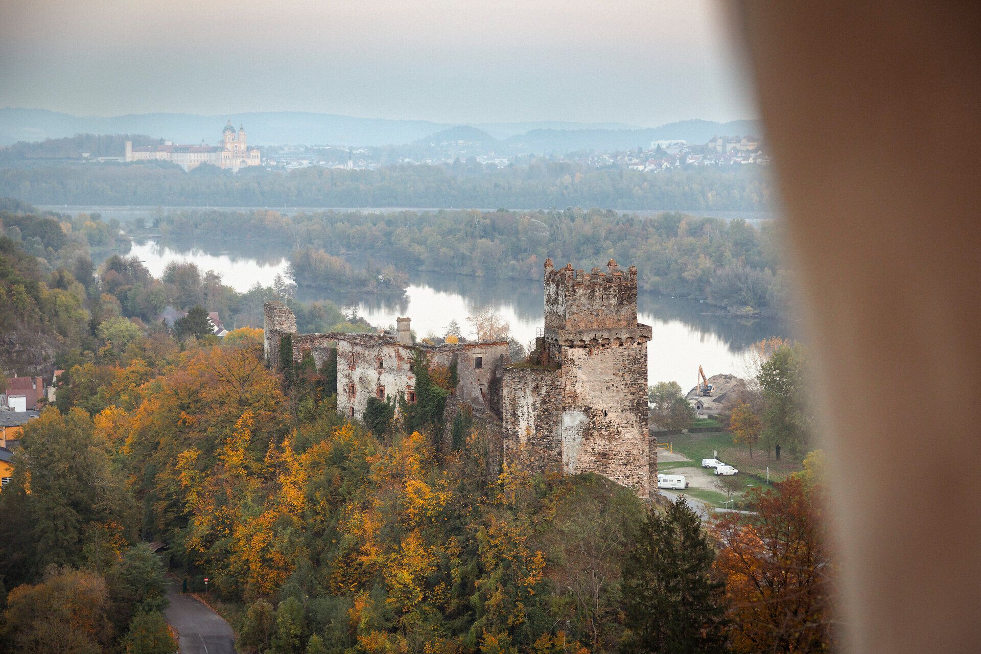 Weitenegg ruins and view of the Weitenegg bathing lake and the Danube in the Nibelungengau region