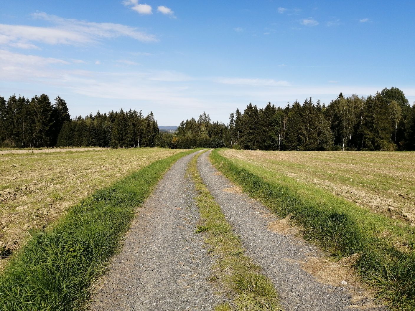 Path to the leisure facility