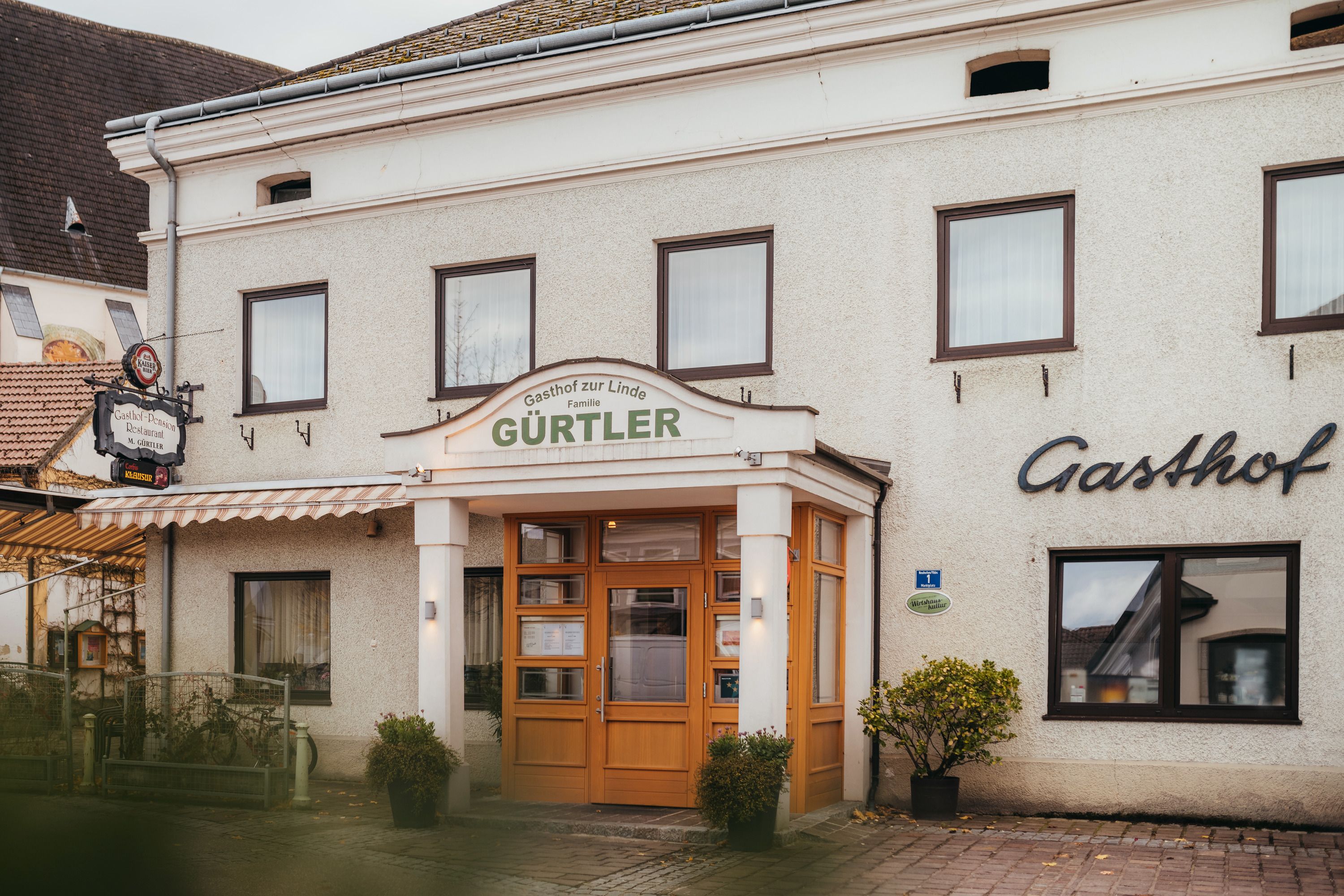 Entrance to the Gasthof zur Linde in Neuhofen an der Ybbs.