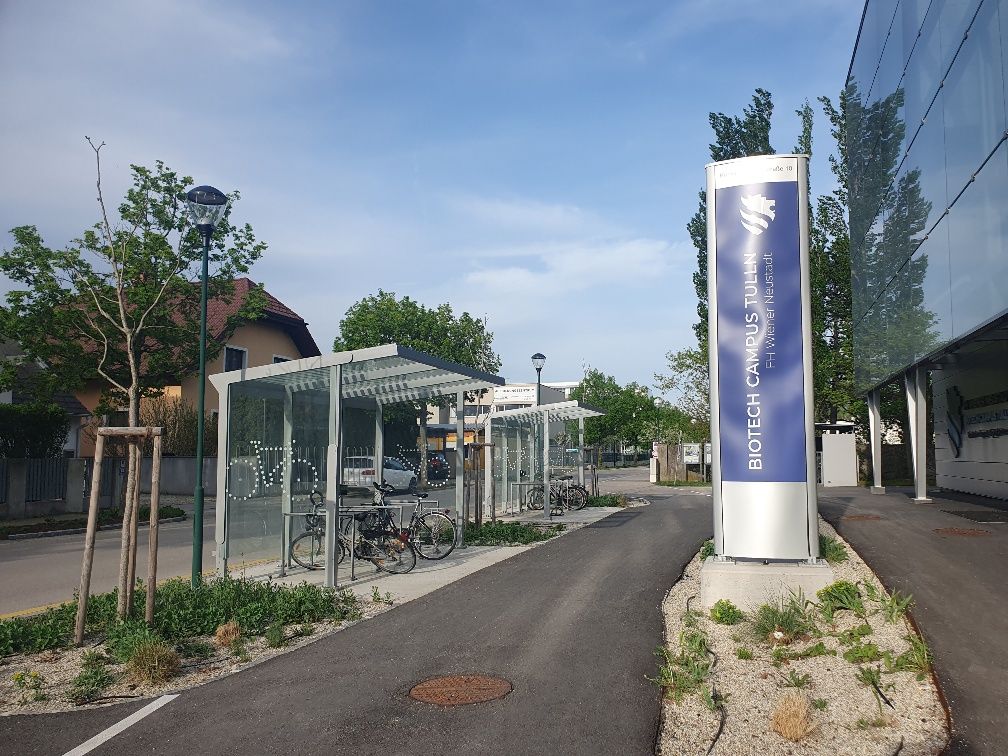 Bicycle parking with charging stations at the Biotech Campus Tulln.