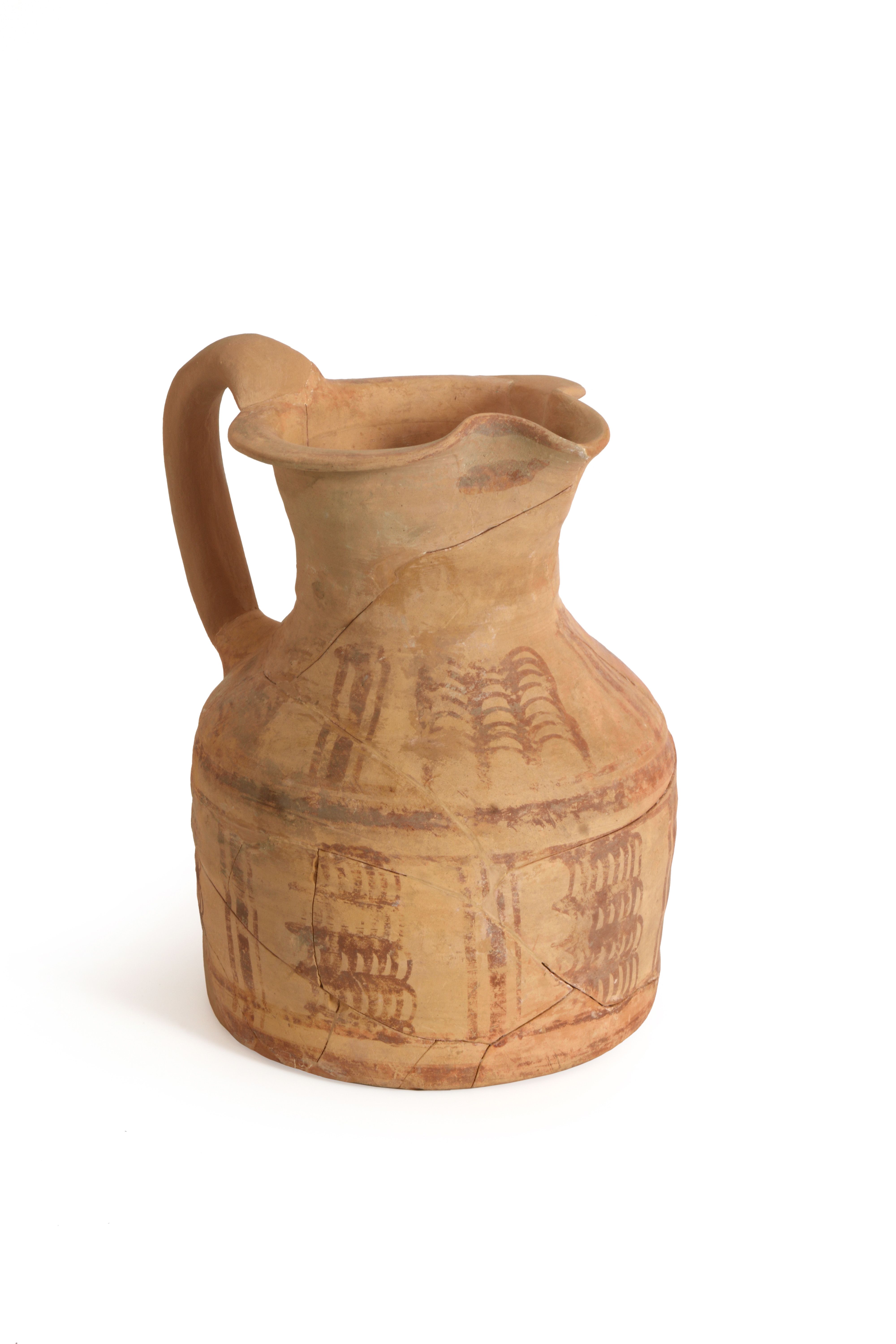 Iberian jug with geometric patterns, exhibited in the Museo d'Arqueologia de Catalunya.