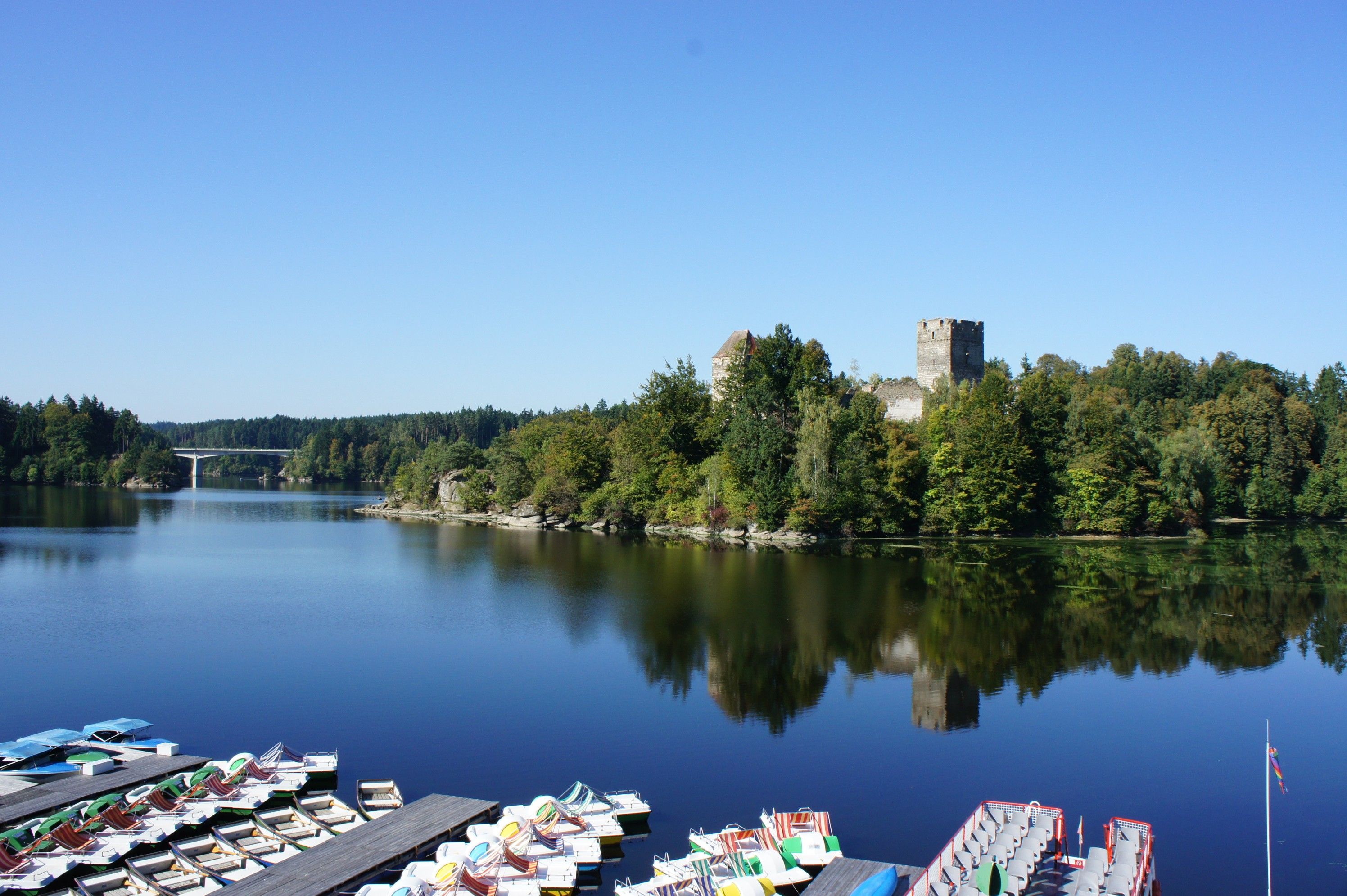 Boats on the lake with the castle in the background.