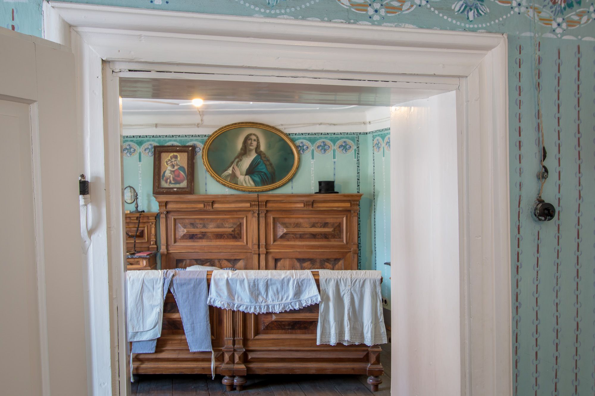 View into the bedroom
