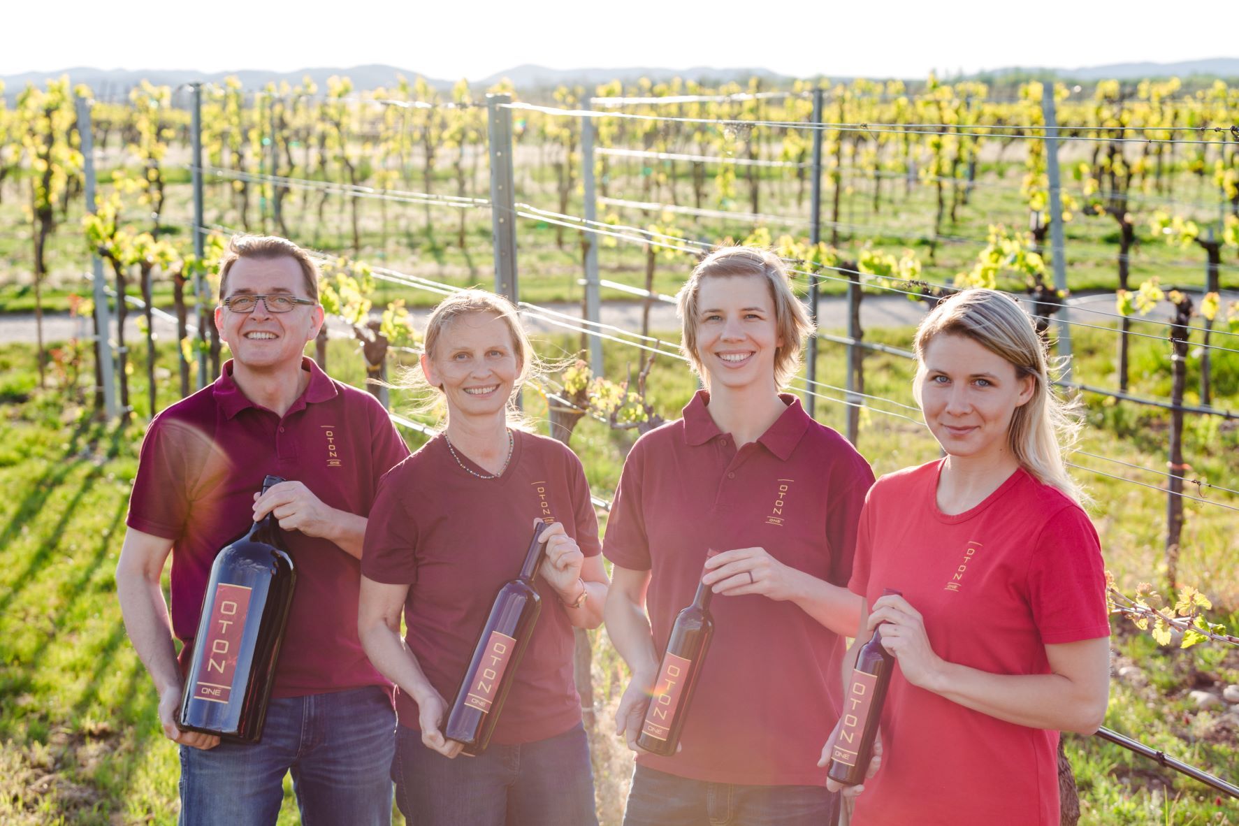 The Amon family in the vineyard