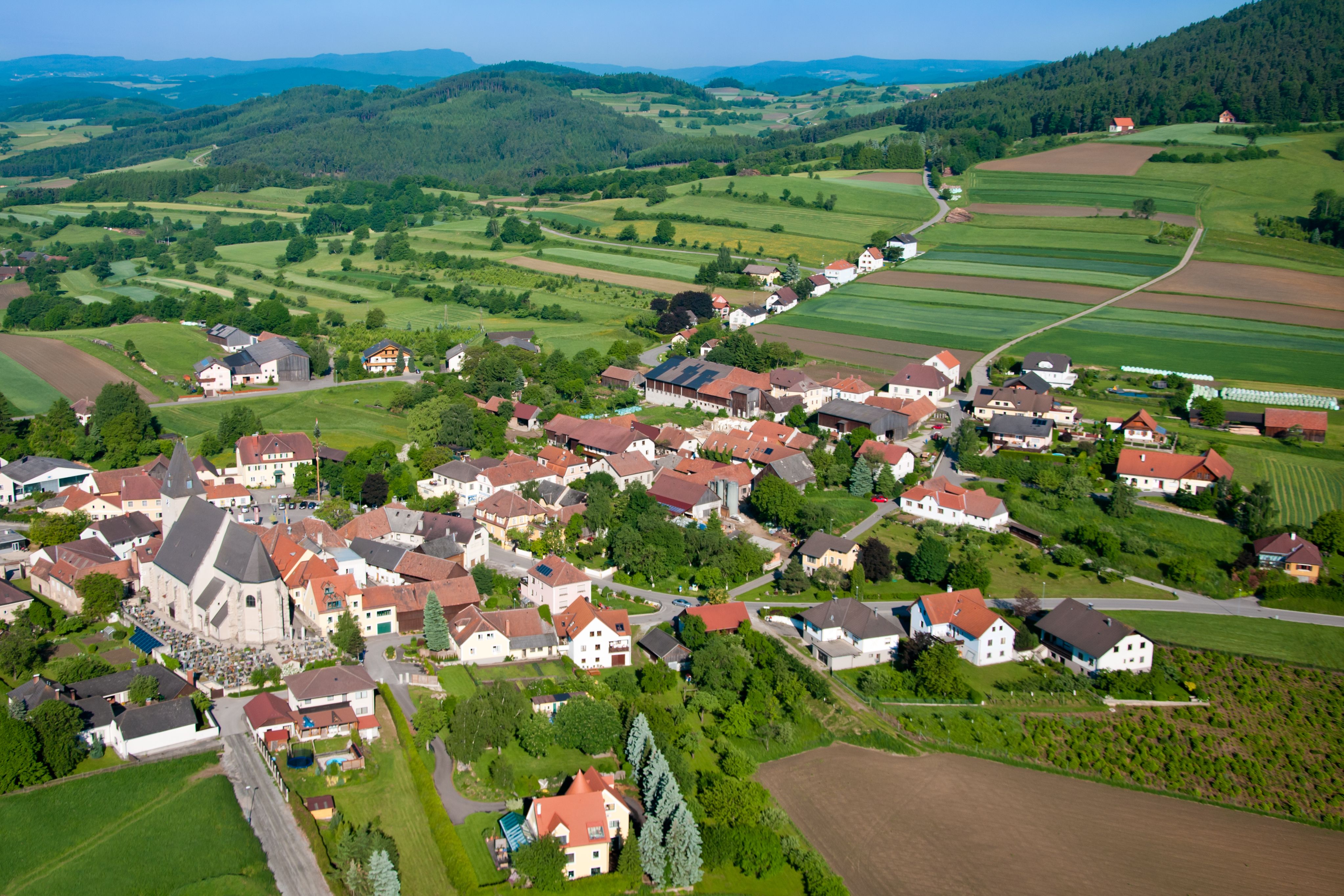 maria-laach-aerial_c_markus-haslinger