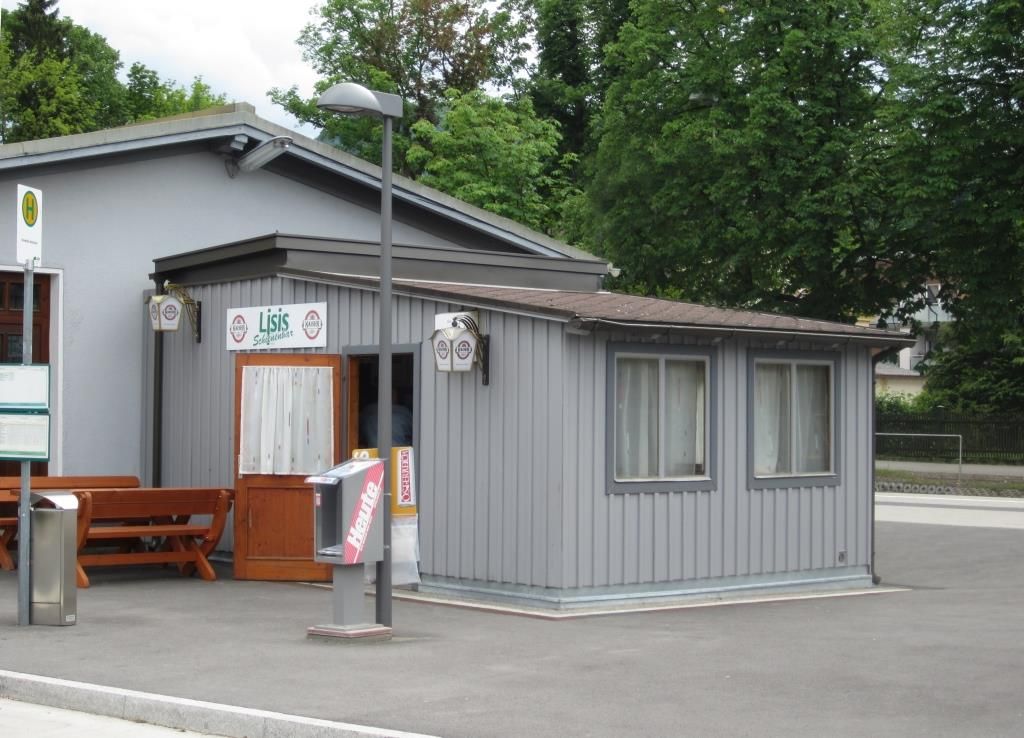 Lisi's rail bar