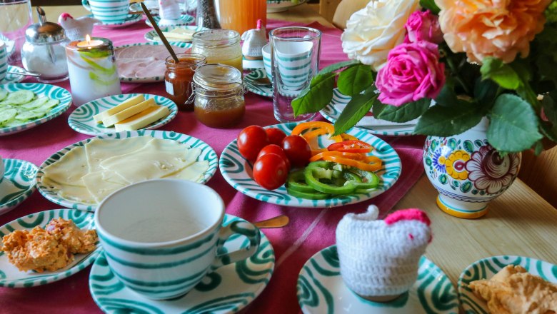 Delicious breakfast with regional products, © Auer Hannes